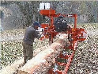 2 verschiedene Videos der Wood-Mizer LT15 Blockbandsäge zur Auswahl